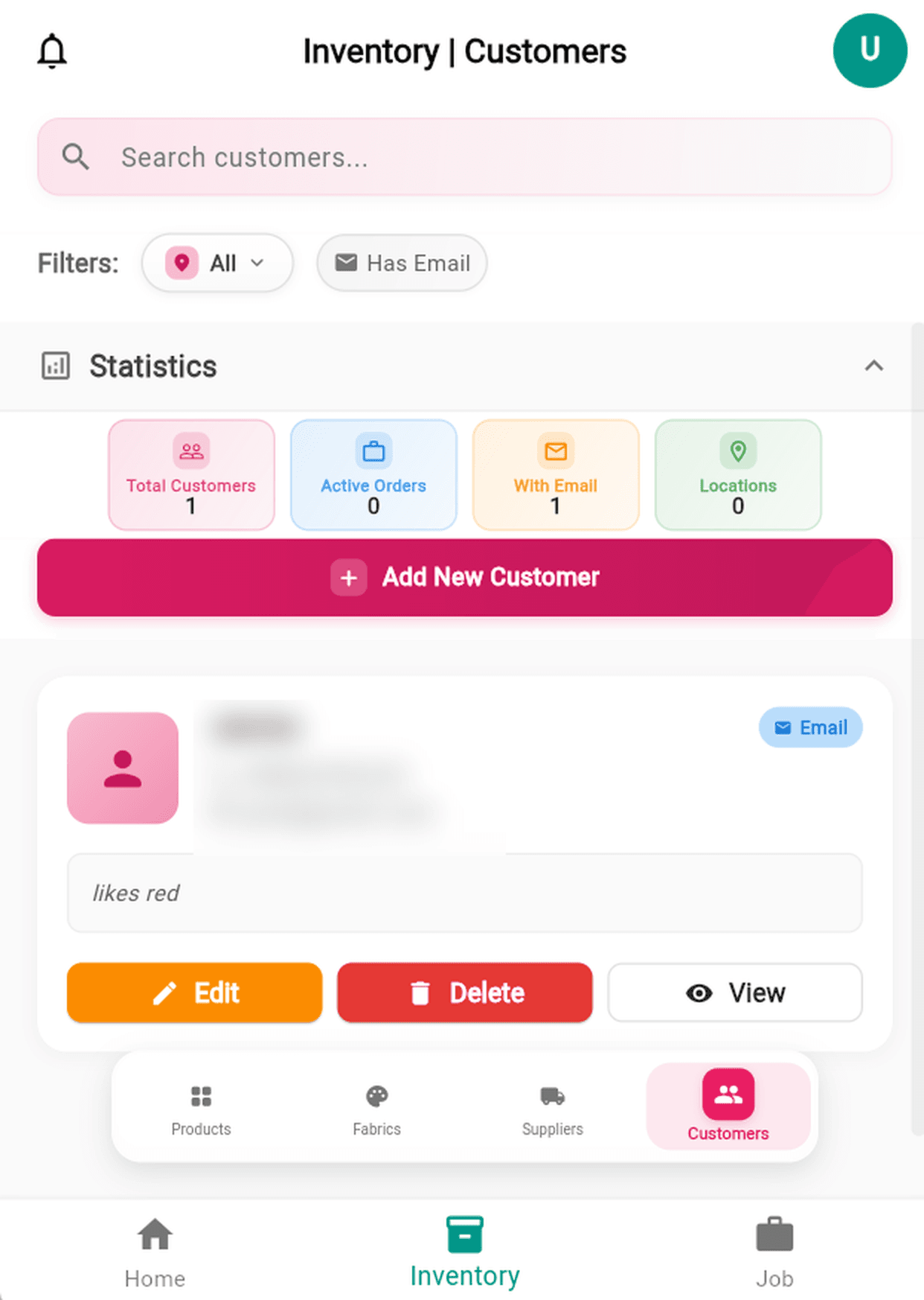 FashionTech Customers screen with customer statistics and a customer card with notes.